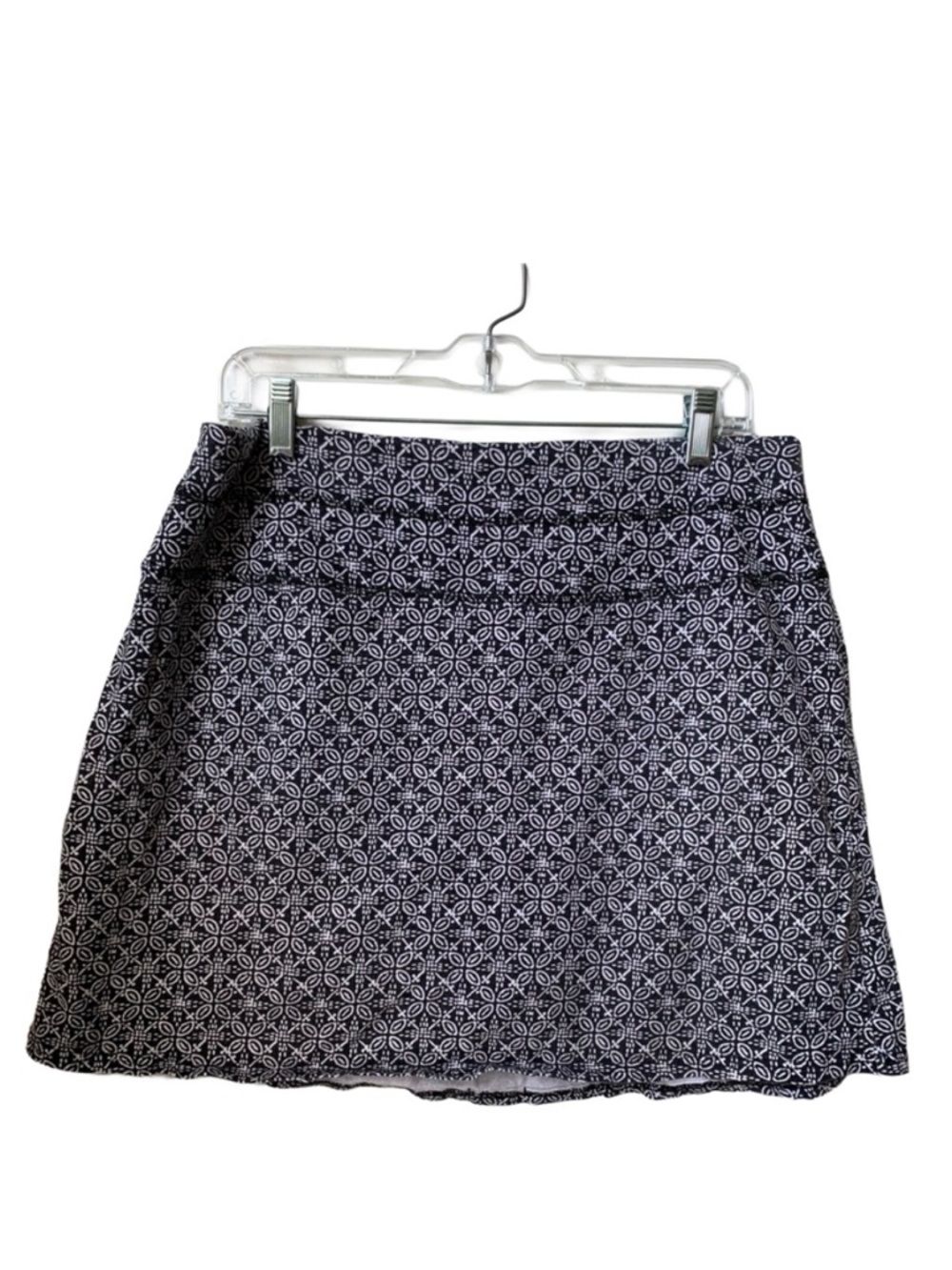 INDIGO Women’s Black White Print Cotton Spandex Skort